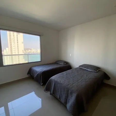 Fantastic 3 Bedroom Apto 2303 *